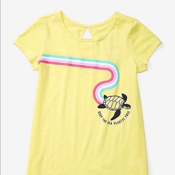 keyhole back graphic tee - Picture 2 of 7